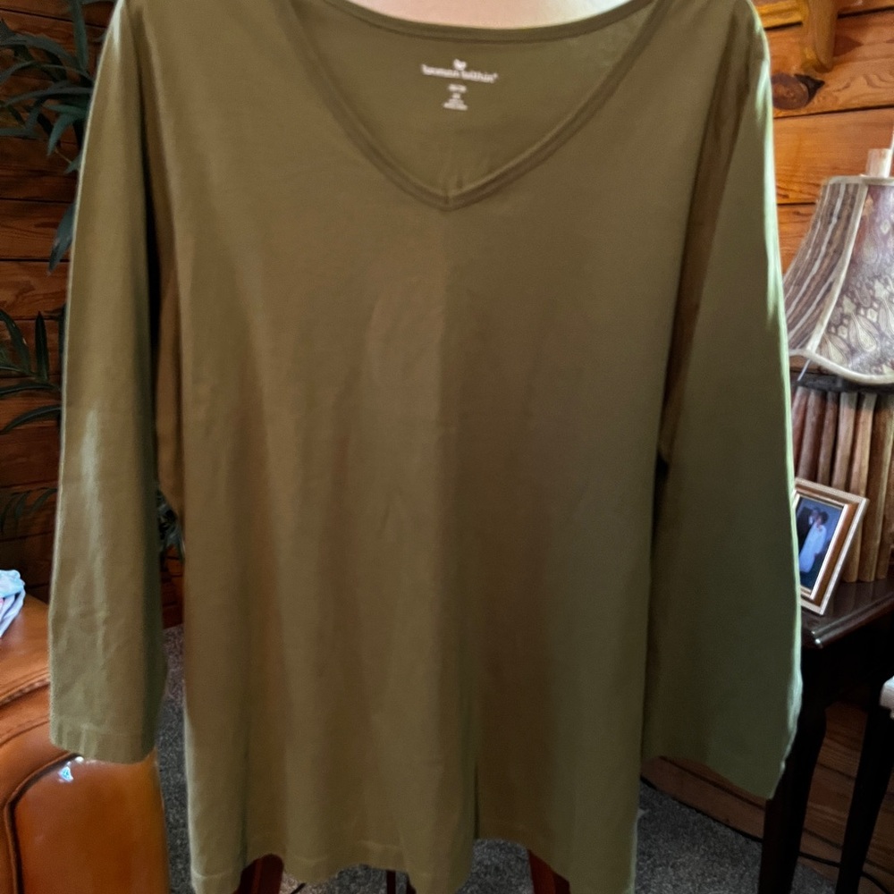Woman Within 3x 30/32 Olive Green V‑Neck Tunic top.56” B x 33”L.Cotton.